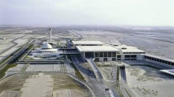 التهديد من البر العليمي يحذر من تأجيل المواجهة بعد استهداف الحوثيين للمطارات التهديد من البر العليمي يحذر من تأجيل المواجهة بعد استهداف الحوثيين للمطارات