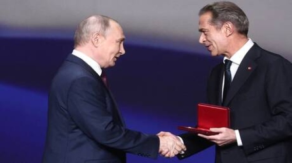 بوتين المسرح الروسي يحظى بمكانة خاصة وثقة الجمهور بوتين المسرح الروسي يحظى بمكانة خاصة وثقة الجمهور