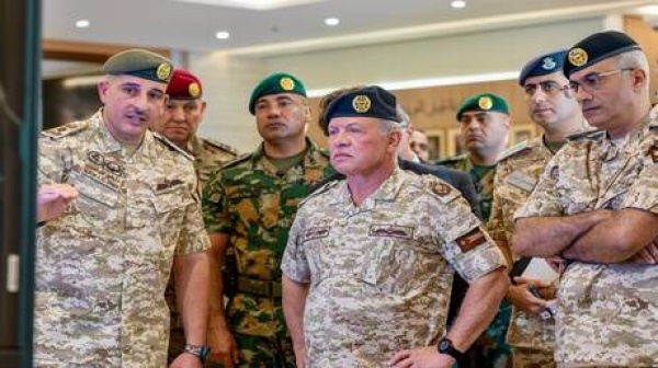 ملك الأردن عبد الله الثاني يزور المصابين في الهجوم على الكنيسة في الكرك
