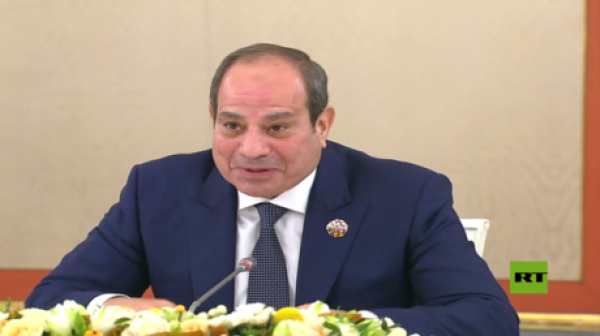 برلماني مصري يطالب السيسي بتعديل الدستور والبقاء في الحكم برلماني مصري يطالب السيسي بتعديل الدستور والبقاء في الحكم