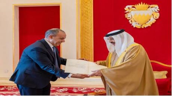 السيسي يوجه رسالة خطية لملك البحرين ويشدد على أمن الخليج السيسي يوجه رسالة خطية لملك البحرين ويشدد على أمن الخليج