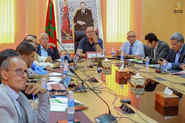 مجلس جهة درعة تافيلالت يعقد اجتماعا لتفعيل برنامج دعم الاستثمار وخلق فرص الشغل مجلس جهة درعة تافيلالت يعقد اجتماعا لتفعيل برنامج دعم الاستثمار وخلق فرص الشغل