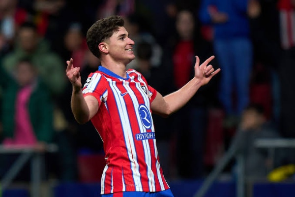 الجميع يريد رحيل ألفاريز عن أتلتيكو مدريد إلا شخص ا واحد ا الجميع يريد رحيل ألفاريز عن أتلتيكو مدريد إلا شخص ا واحد ا