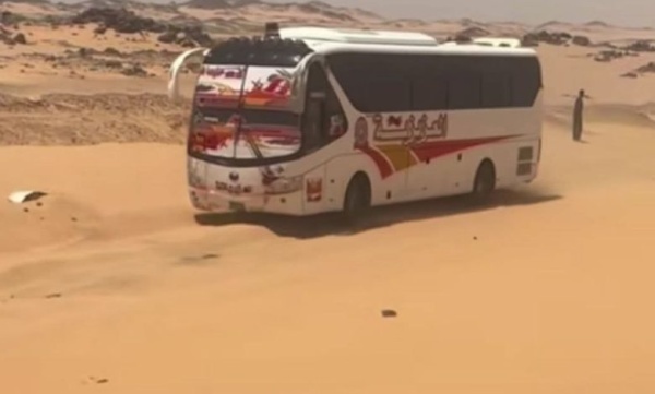 توقف حركة المرور بطريق السودان مصر توقف حركة المرور بطريق السودان مصر