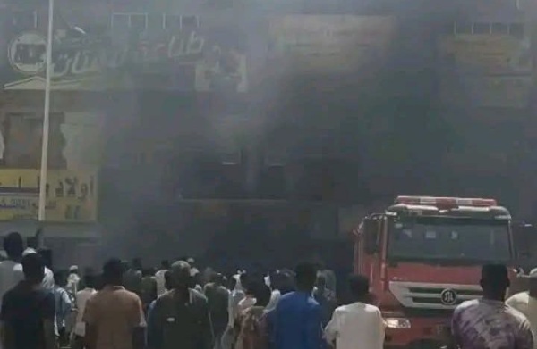 حرائق تلتهم مجمعا شهيرا بأم درمان