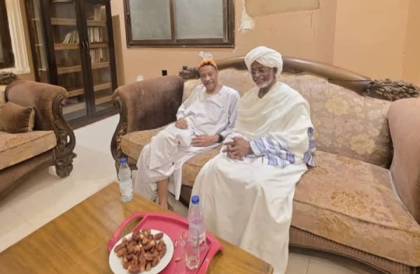 علي كرتي يزور مستشار كامل إدريس علي كرتي يزور مستشار كامل إدريس
