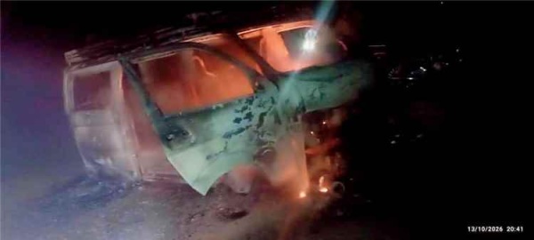 عسكريون يحرقون حافلة مركز ديني في لحج عسكريون يحرقون حافلة مركز ديني في لحج