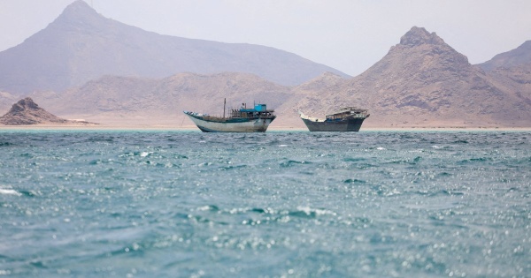 معادلة جديدة في البحر الأحمر الإشراف الساحلي المباشر يشل حركة الإمداد السعودي معادلة جديدة في البحر الأحمر الإشراف الساحلي المباشر يشل حركة الإمداد السعودي