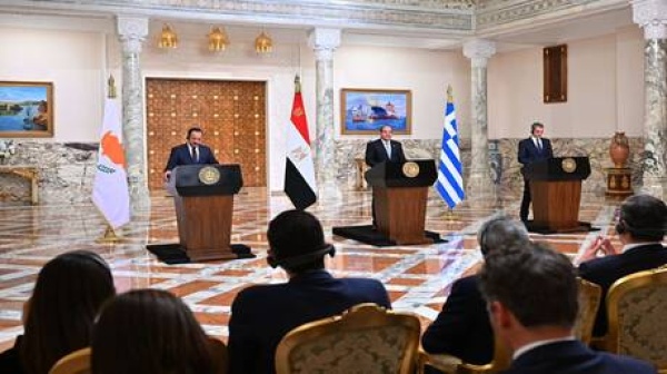 رسائل سياسية ومشروعات طاقة ماذا وراء اجتماع مصر وقبرص واليونان في العلمين رسائل سياسية ومشروعات طاقة ماذا وراء اجتماع مصر وقبرص واليونان في العلمين