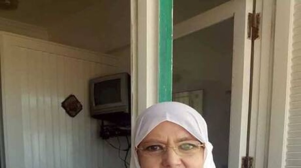 إصابة الفنانة المصرية المعتزلة شمس البارودي في حادث سير إصابة الفنانة المصرية المعتزلة شمس البارودي في حادث سير