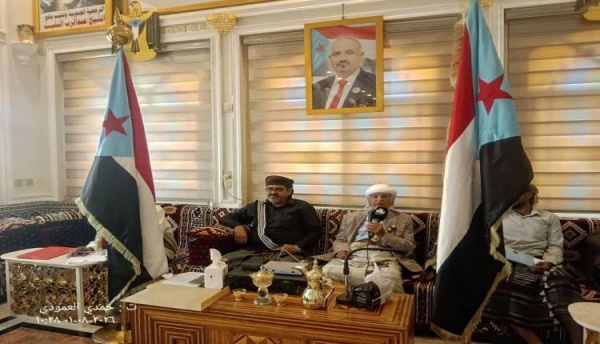 إجتماع قبلي موسع بيافع يهدد بالتصعيد السلمي في حال تجاهل المطالب المشروعة إجتماع قبلي موسع بيافع يهدد بالتصعيد السلمي في حال تجاهل المطالب المشروعة