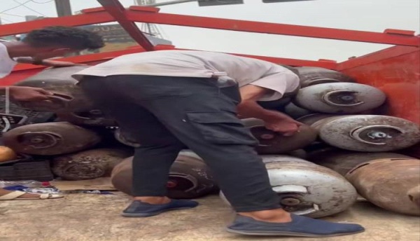 في الشيخ عثمان حملة تطال المطاعم ومصادرة أنابيب الغاز المنزلية التي تحمل غير اللون البرتقالي