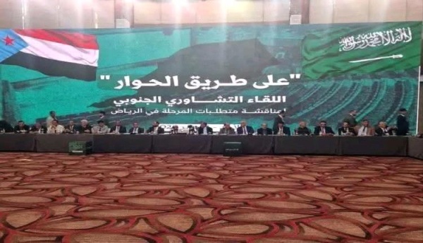 أستاذ إعلام يحذر من فشل الأطراف الخارجية في إدارة الملف الجنوبي ويحم لها مسؤولية تعقيد الأوضاع