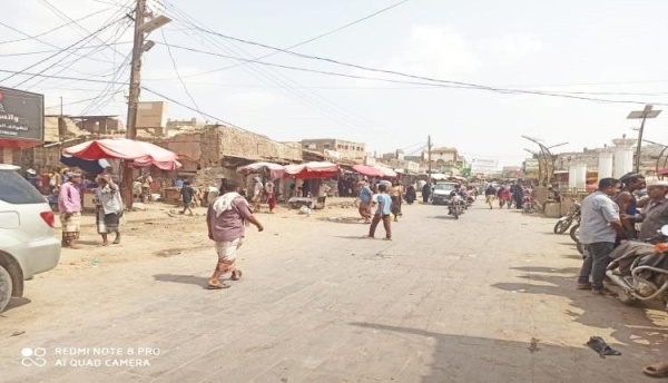 إعادة باعة الخضروات المتواجدين في الشارع الرئيسي الى السوق المركزي بالحوطة
