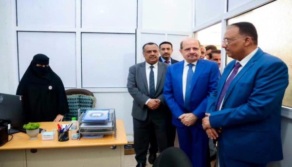رئيس الوزراء من مصلحة الجمارك لن نتهاون مع مهربي الممنوعات رئيس الوزراء من مصلحة الجمارك لن نتهاون مع مهربي الممنوعات