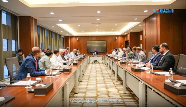 بعد تسريب سابق السماح لعدد من القيادات الجنوبية بمغادرة الرياض بعد تسريب سابق السماح لعدد من القيادات الجنوبية بمغادرة الرياض