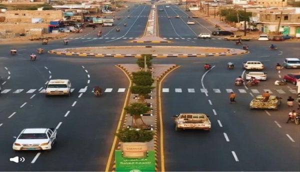 الحوثيون يجددون قصف المخا بصواريخ باليستية وطائرات مسي رة الحوثيون يجددون قصف المخا بصواريخ باليستية وطائرات مسي رة