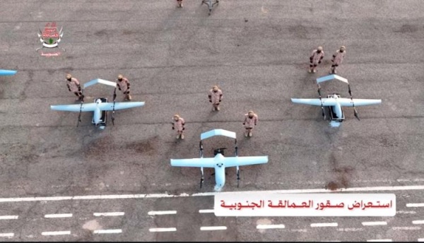 مناورة نارية تنفذها تشكيلات من صقور العمالقة الجنوبية مناورة نارية تنفذها تشكيلات من صقور العمالقة الجنوبية
