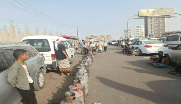 أزمة غاز كارثية تنهي الحياة بالعاصمة عدن