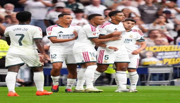 رباعية نظيفة وصدارة ملكية ريال مدريد يستعرض عضلاته أمام مالاجا رباعية نظيفة وصدارة ملكية ريال مدريد يستعرض عضلاته أمام مالاجا