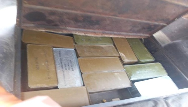 24 صفيحة ذخائر مهربة تقع في في أيدي قوات الأمن الوطني لحج 24 صفيحة ذخائر مهربة تقع في في أيدي قوات الأمن الوطني لحج