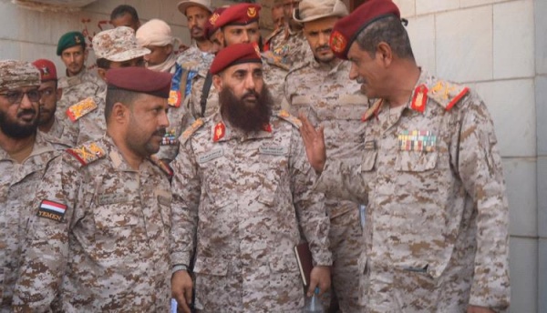 لجنة الدفاع تواصل إشرافها على الاستلام والتسليم في طور الباحة وتتفقد جبهات حيفان لجنة الدفاع تواصل إشرافها على الاستلام والتسليم في طور الباحة وتتفقد جبهات حيفان