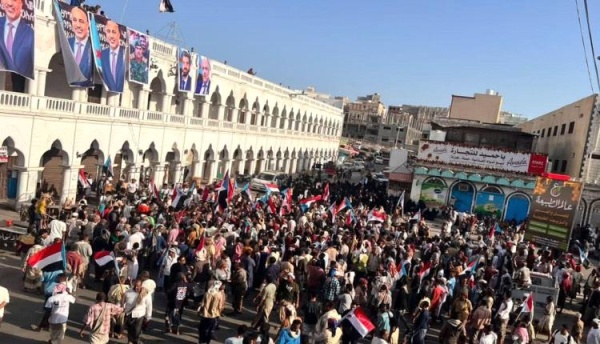 حضرموت بدء توافد الحشود المشاركة في مليونية رفض الوصاية بالمكلا حضرموت بدء توافد الحشود المشاركة في مليونية رفض الوصاية بالمكلا