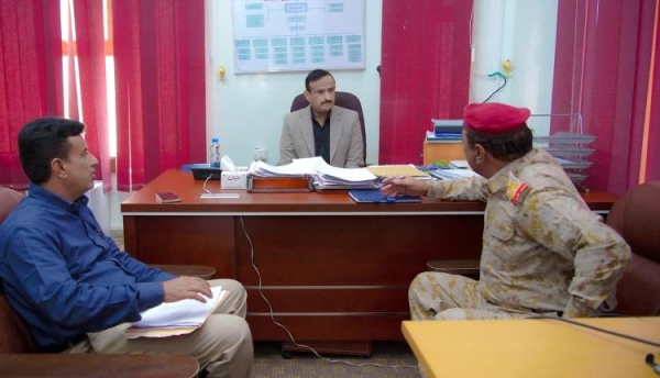 شبوة المحافظ يحذر من تفاقم الهجرة غير الشرعية ويطالب بدعم حكومي ودولي لمواجهة الظاهرة شبوة المحافظ يحذر من تفاقم الهجرة غير الشرعية ويطالب بدعم حكومي ودولي لمواجهة الظاهرة