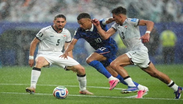 فرنسا تصعق العراق بثلاثية نظيفة وتعبر لدور الـ32 في كأس العالم 2026م فرنسا تصعق العراق بثلاثية نظيفة وتعبر لدور الـ32 في كأس العالم 2026م