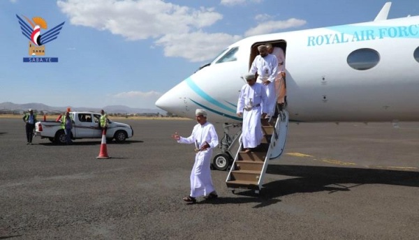 مسقط تتولى إدارة جزء من أجواء صنعاء تحولات مقلقة في ملف الملاحة الجوية اليمنية مسقط تتولى إدارة جزء من أجواء صنعاء تحولات مقلقة في ملف الملاحة الجوية اليمنية