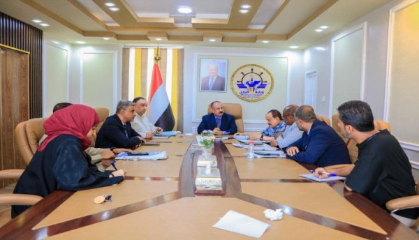 تحركات حكومية لاستكمال إجراءات اعتماد مشروع ميناء قنا في شبوة تحركات حكومية لاستكمال إجراءات اعتماد مشروع ميناء قنا في شبوة