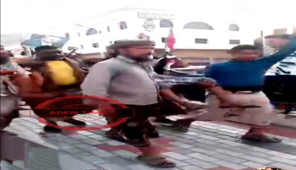 قوات الوصاية بالمكلا تصيب مواطنين بجروح وتعتقل آخرين قوات الوصاية بالمكلا تصيب مواطنين بجروح وتعتقل آخرين