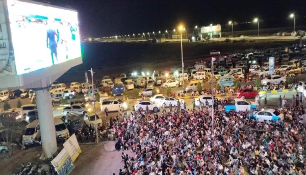 شغف المونديال يشعل العاصمة عدن حضور جماهيري غفير يتابع قمة فرنسا وإسبانيا شغف المونديال يشعل العاصمة عدن حضور جماهيري غفير يتابع قمة فرنسا وإسبانيا