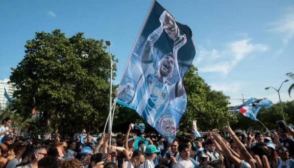قبل النهائي حمى ميسي تحول نيويورك إلى معقل للأرجنتين قبل النهائي حمى ميسي تحول نيويورك إلى معقل للأرجنتين