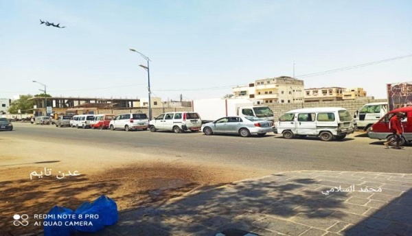تأخر تزويد محطات الغاز يفاقم الازمة بلحج تأخر تزويد محطات الغاز يفاقم الازمة بلحج