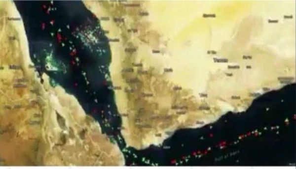 رويترز سفن تغي ر مسارها في البحر الأحمر بعد تهديدات الحوثيين للسفن المتجهة إلى السعودية رويترز سفن تغي ر مسارها في البحر الأحمر بعد تهديدات الحوثيين للسفن المتجهة إلى السعودية