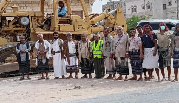 مدير عام ميفعة شبوة يدشن بدء العمل في مشروع توسعة الخط العام الرئيسي بمدينة عزان