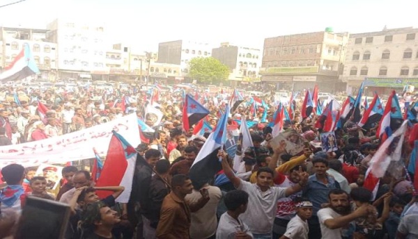 د عيدروس النقيب الجنوبيون يخرجون دفاع ا عن قضيتهم وليس مقابل أموال
