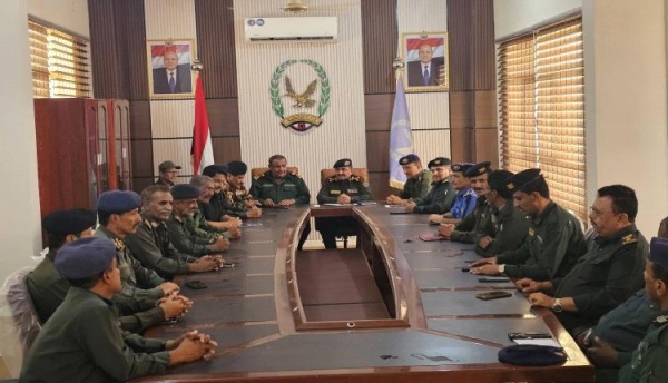 مدير عام شرطة شبوة يترأس اجتماعا أمنيا موسعا ويوج ه برفع الجاهزية والسيطرة الميدانية إلى الدرجة القصوى مدير عام شرطة شبوة يترأس اجتماعا أمنيا موسعا ويوج ه برفع الجاهزية والسيطرة الميدانية إلى الدرجة القصوى