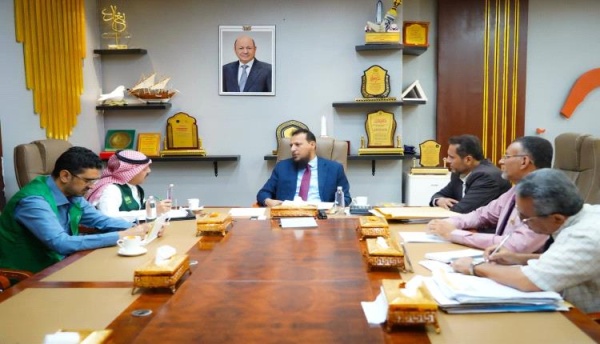 محافظ العاصمة عدن يبحث مع مدير البرنامج السعودي لتنمية وإعمار اليمن سير عدد من المشاريع التنموية والخدمية محافظ العاصمة عدن يبحث مع مدير البرنامج السعودي لتنمية وإعمار اليمن سير عدد من المشاريع التنموية والخدمية