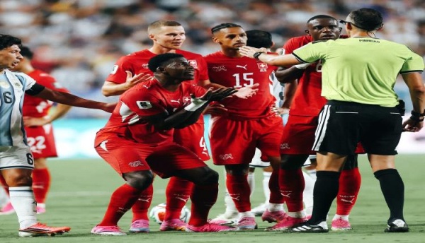 الفيفا في بيان رسمي طرد إيمبولو تصحيح للعدالة ولقى استحسان ifab