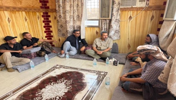 محافظ لحج يوجه بالتحقيق في وفاة أم وأحد توأميها إثر خطأ طبي بمستشفى ابن خلدون محافظ لحج يوجه بالتحقيق في وفاة أم وأحد توأميها إثر خطأ طبي بمستشفى ابن خلدون