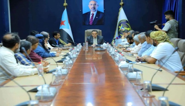 الأمين العام يناقش مع انتقالي العاصمة عدن الاستعدادات لـ مليونية الدفاع عن الجنوب وقضيته الوطنية الأمين العام يناقش مع انتقالي العاصمة عدن الاستعدادات لـ مليونية الدفاع عن الجنوب وقضيته الوطنية
