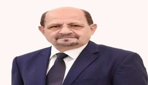 أول تصريح لرئيس الوزراء عقب استهداف قصر معاشيق
