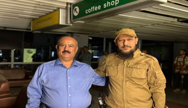 العمري وشيخ في مطار عدن الدولي العمري وشيخ في مطار عدن الدولي