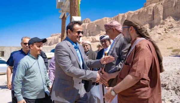 في أول دوام رسمي بعد عودته من الخارج المحافظ ابن الوزير يدش ن مشروع مياه قرى خليفة في أول دوام رسمي بعد عودته من الخارج المحافظ ابن الوزير يدش ن مشروع مياه قرى خليفة
