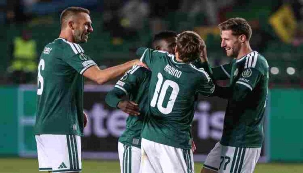 باناثيناكوس يكتسح كيرات ألماتي بخماسية ويتصدر دوري المؤتمر الأوروبي