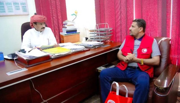 بن الوزير يشيد بمبادرة اللجنة الدولية للصليب الأحمر والهلال الأحمر اليمني بن الوزير يشيد بمبادرة اللجنة الدولية للصليب الأحمر والهلال الأحمر اليمني