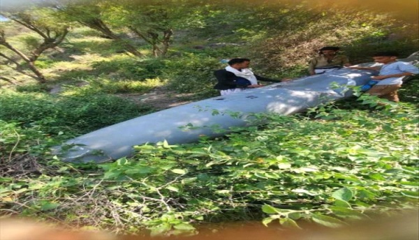 سقوط ثلاثة صواريخ حوثية عقب إطلاقها بمديرية ماوية في تعز صور