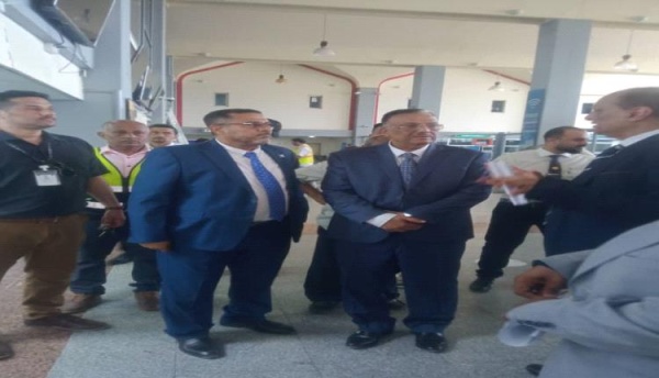 رئيس مصلحة الجمارك يدشن رسمي ا العمل بمبنى جمرك مطار عدن الدولي